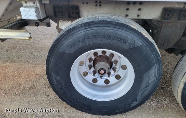 image for item LL9761 2008 Cornhusker grain trailer