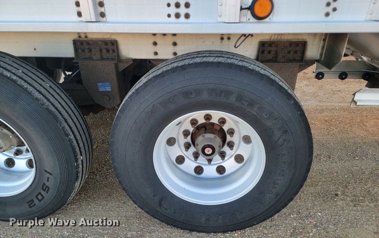 image for item LL9761 2008 Cornhusker grain trailer