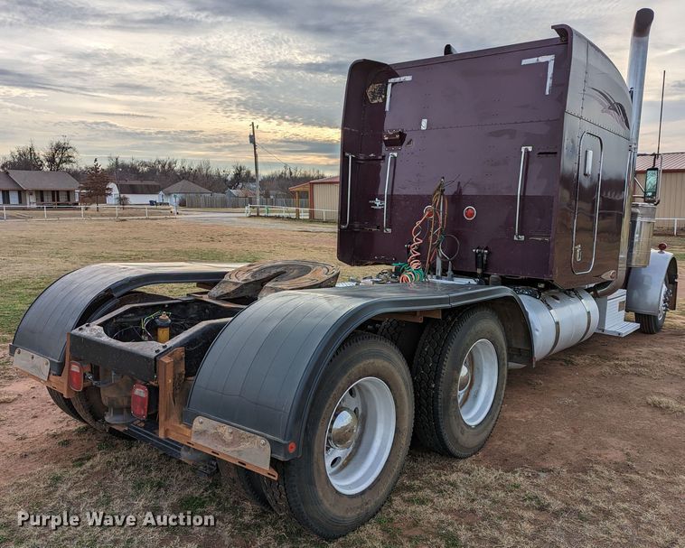 image for item LP9000 2001 Peterbilt 379  semi truck