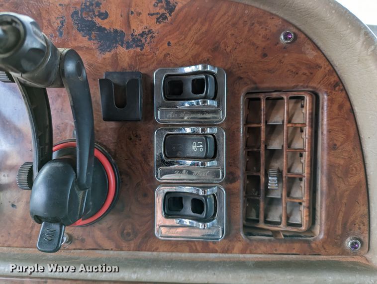 image for item LP9000 2001 Peterbilt 379  semi truck