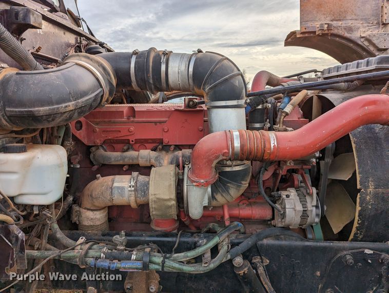 image for item LP9000 2001 Peterbilt 379  semi truck