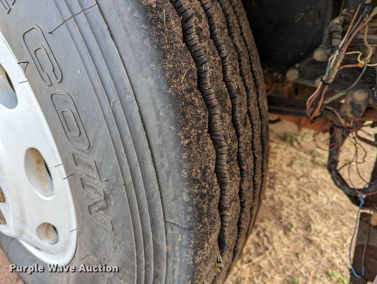 image for item LP9000 2001 Peterbilt 379  semi truck