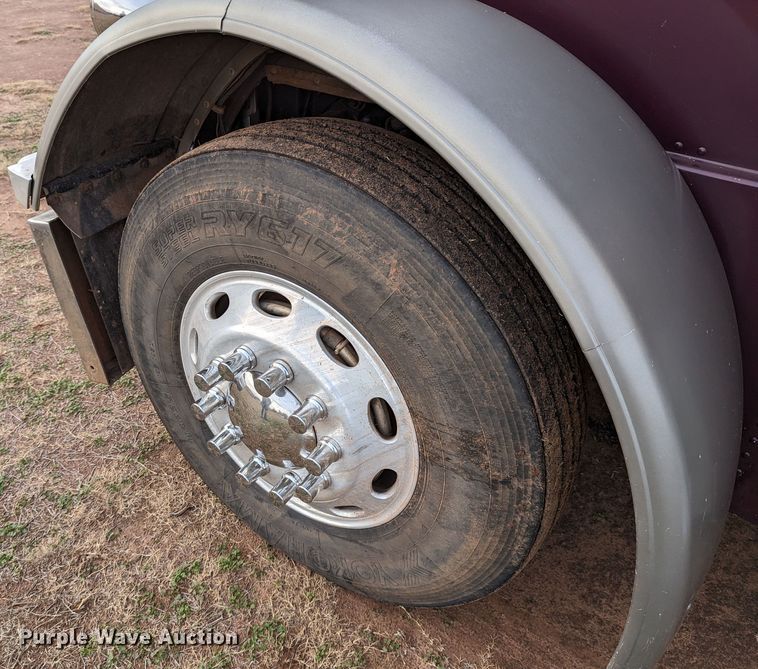 image for item LP9000 2001 Peterbilt 379  semi truck