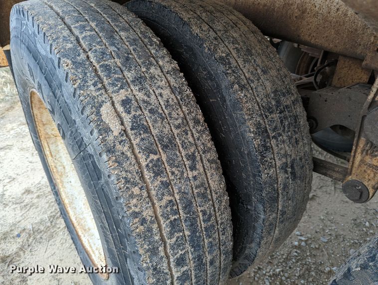 image for item LP9107 1987 VIM  tank trailer