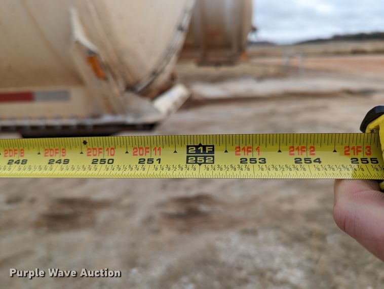 image for item LP9107 1987 VIM  tank trailer