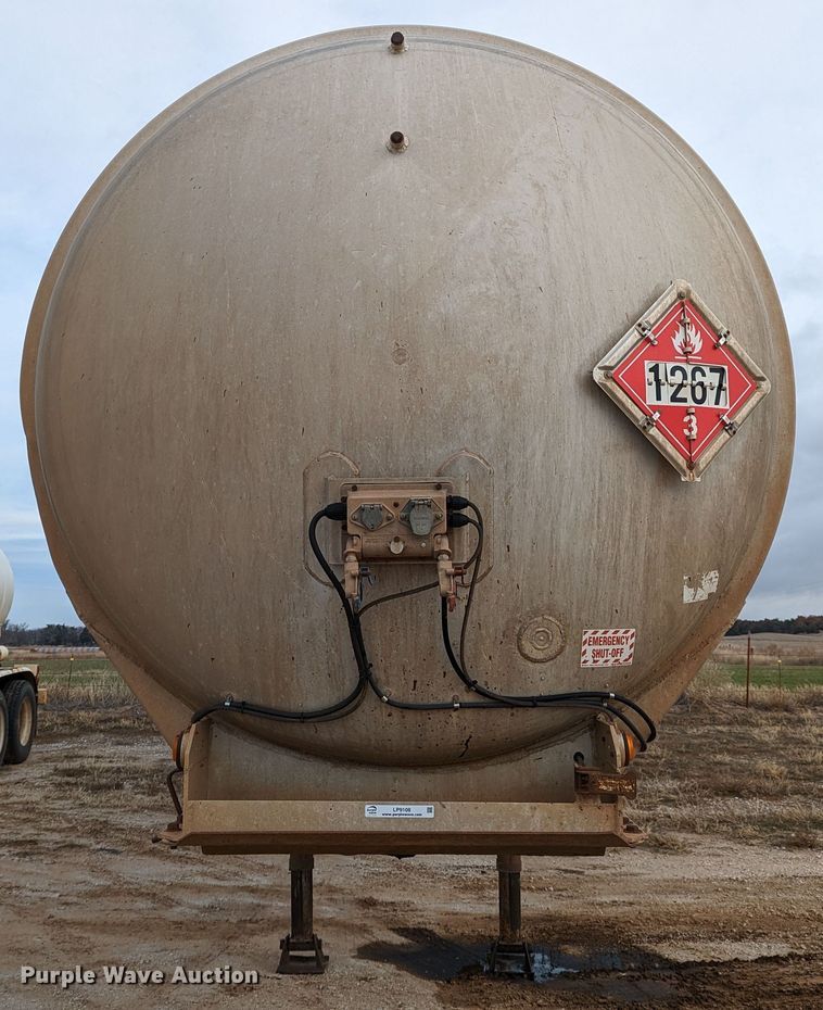 image for item LP9108 1981 Polar  tank trailer