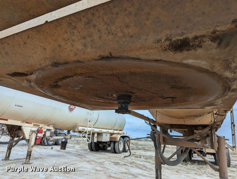 image for item LP9108 1981 Polar  tank trailer