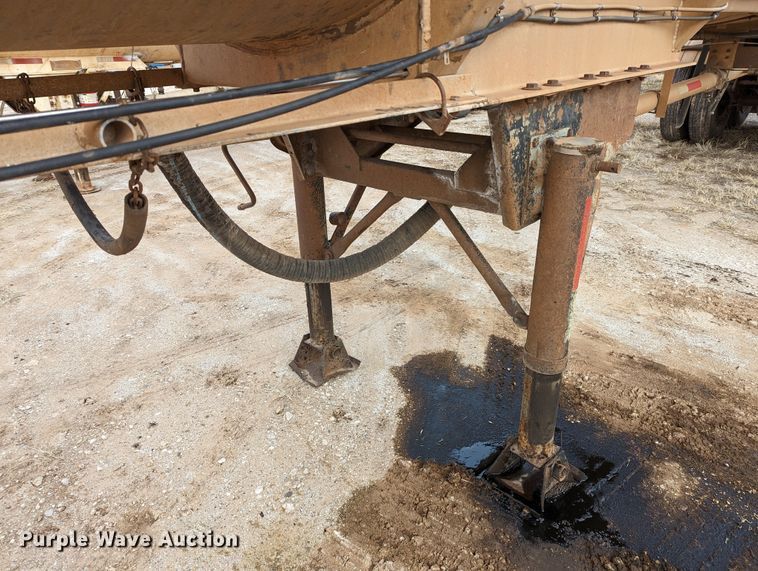 image for item LP9108 1981 Polar  tank trailer