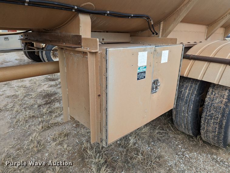 image for item LP9108 1981 Polar  tank trailer