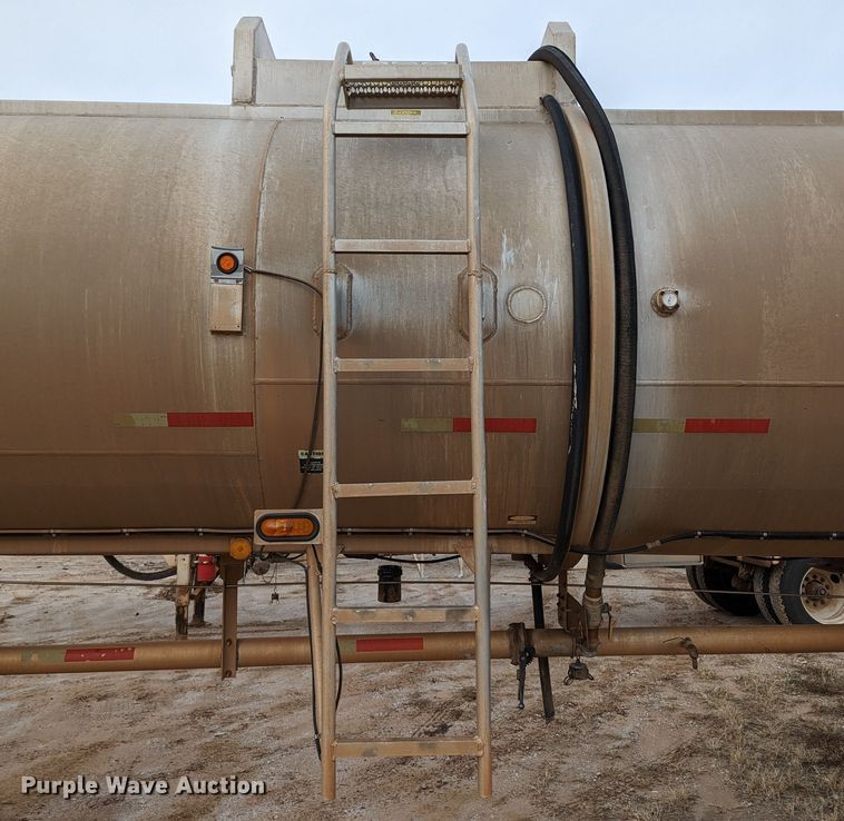 image for item LP9108 1981 Polar  tank trailer