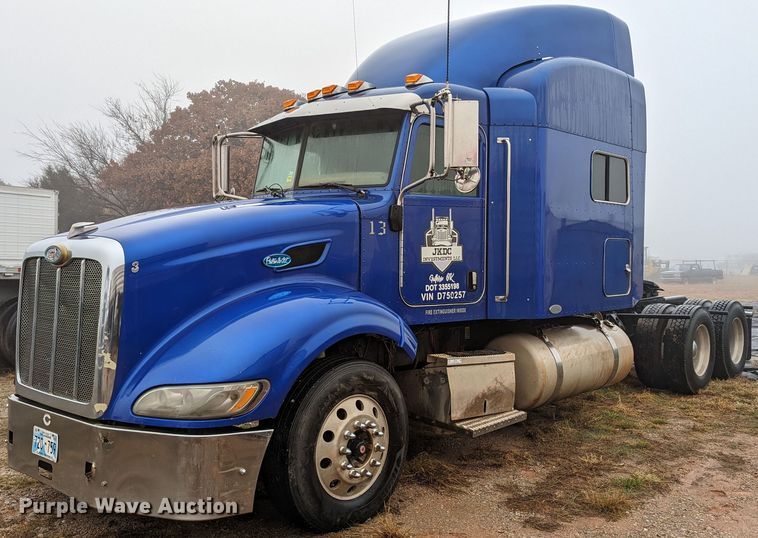 image for item LP9139 2008 Peterbilt 386  semi truck