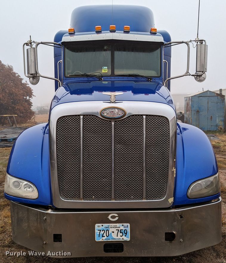 image for item LP9139 2008 Peterbilt 386  semi truck