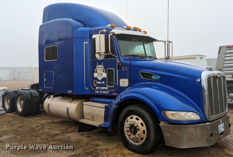 image for item LP9139 2008 Peterbilt 386  semi truck