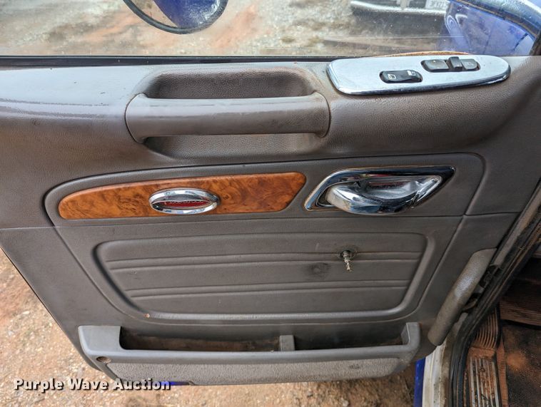 image for item LP9139 2008 Peterbilt 386  semi truck