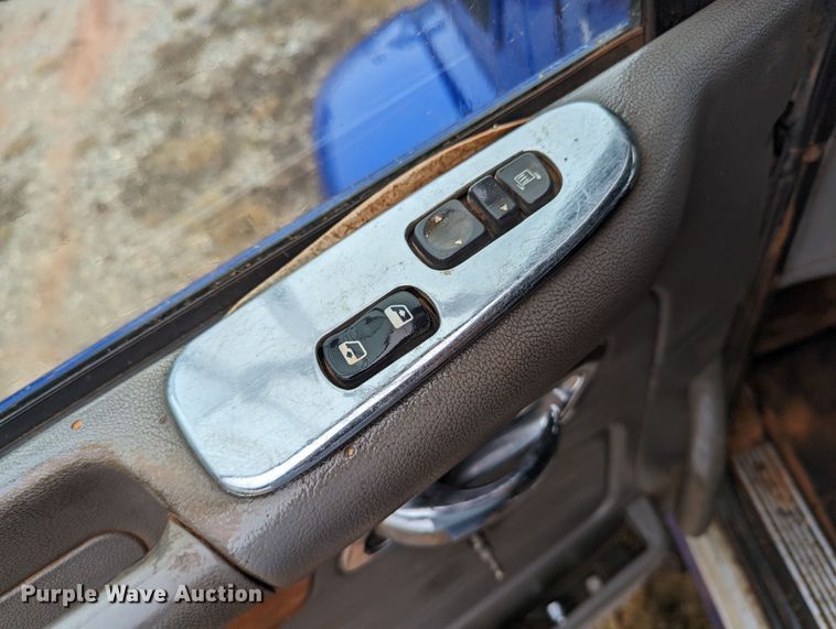 image for item LP9139 2008 Peterbilt 386  semi truck