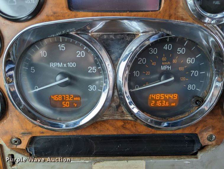 image for item LP9139 2008 Peterbilt 386  semi truck