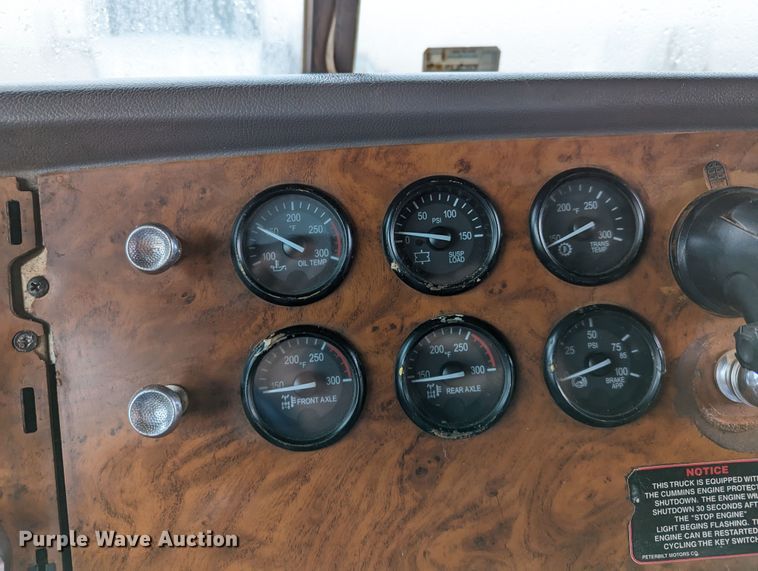 image for item LP9139 2008 Peterbilt 386  semi truck