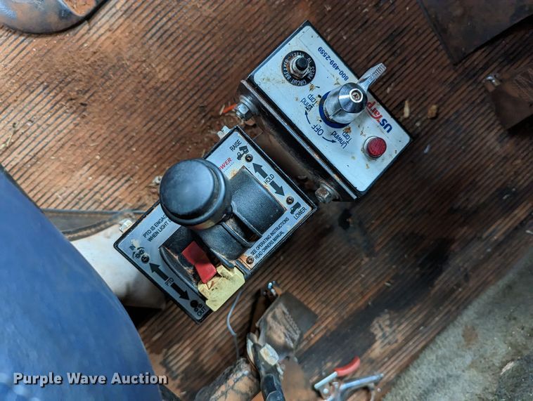 image for item LP9139 2008 Peterbilt 386  semi truck