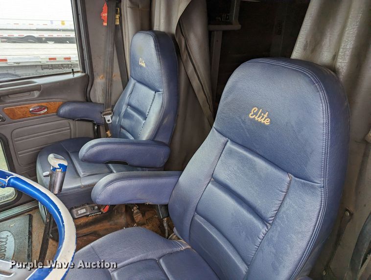 image for item LP9139 2008 Peterbilt 386  semi truck