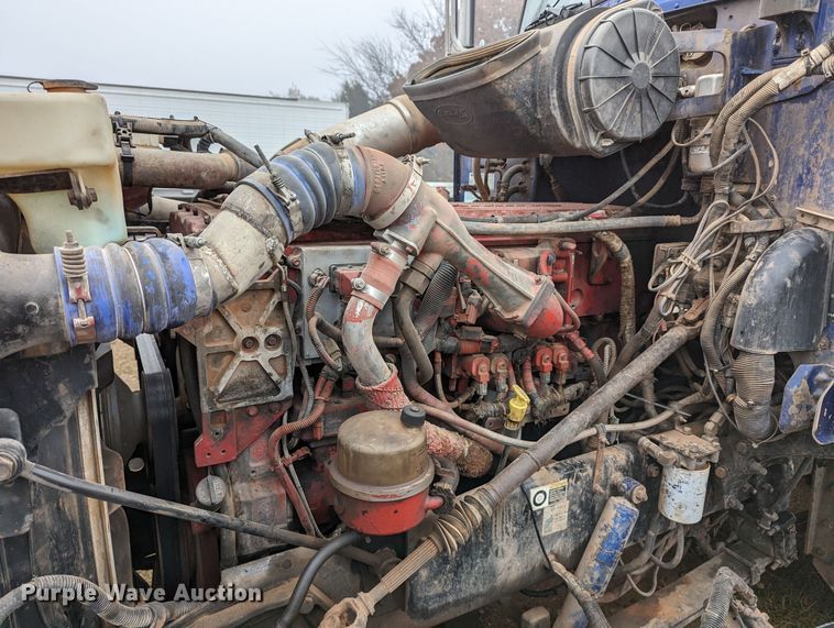 image for item LP9139 2008 Peterbilt 386  semi truck