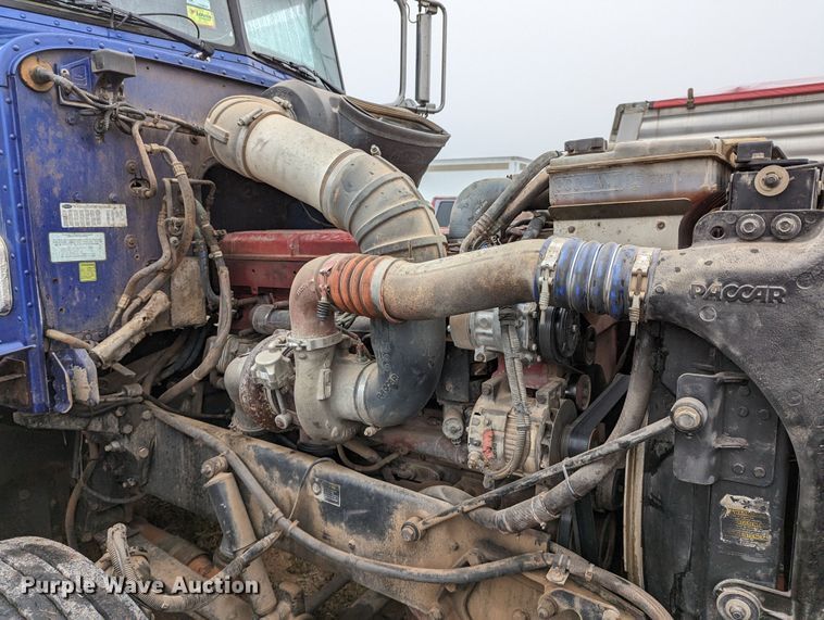 image for item LP9139 2008 Peterbilt 386  semi truck