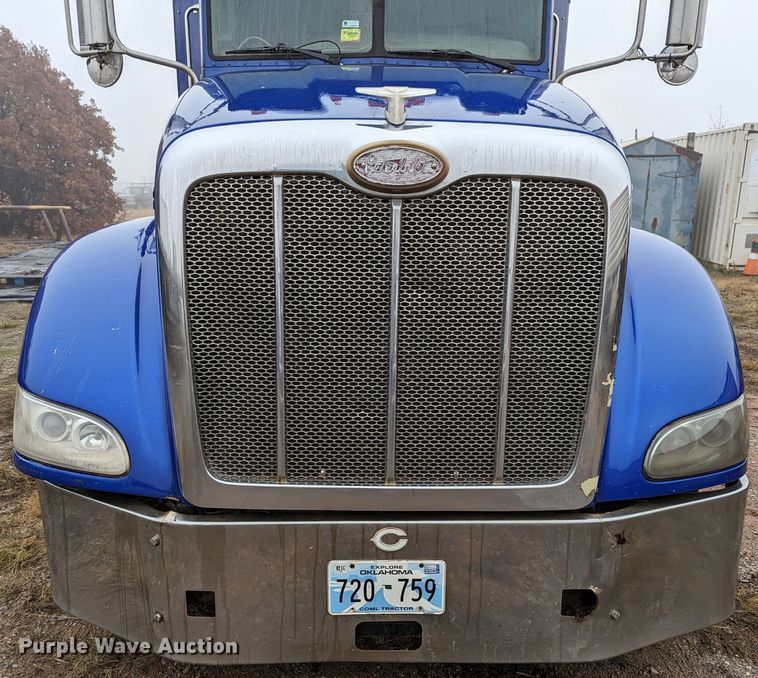 image for item LP9139 2008 Peterbilt 386  semi truck