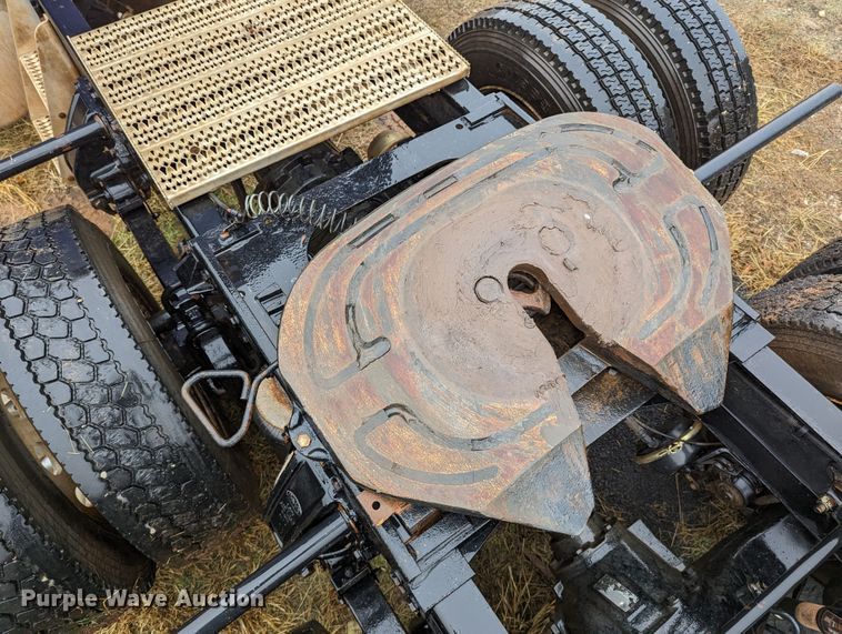 image for item LP9139 2008 Peterbilt 386  semi truck