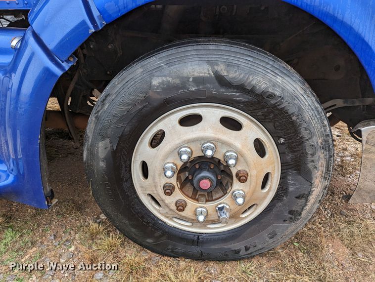 image for item LP9139 2008 Peterbilt 386  semi truck