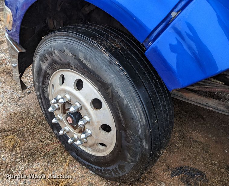 image for item LP9139 2008 Peterbilt 386  semi truck