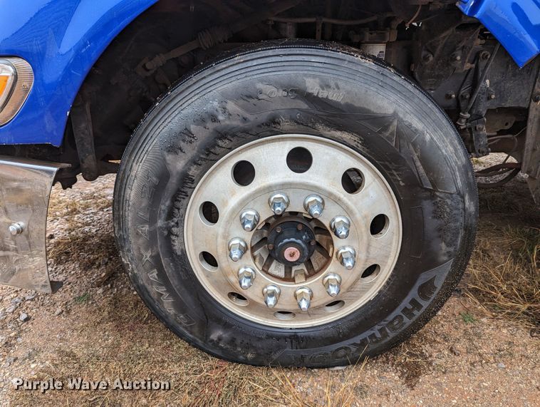 image for item LP9139 2008 Peterbilt 386  semi truck