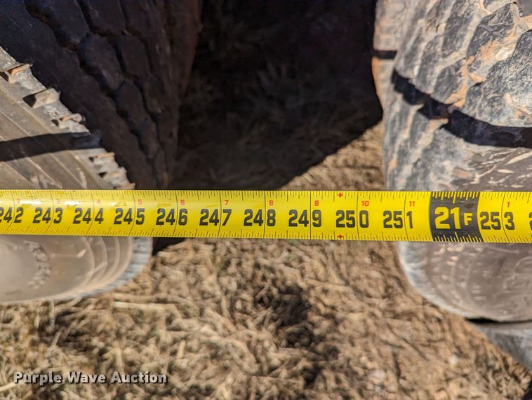 image for item LP9139 2008 Peterbilt 386  semi truck