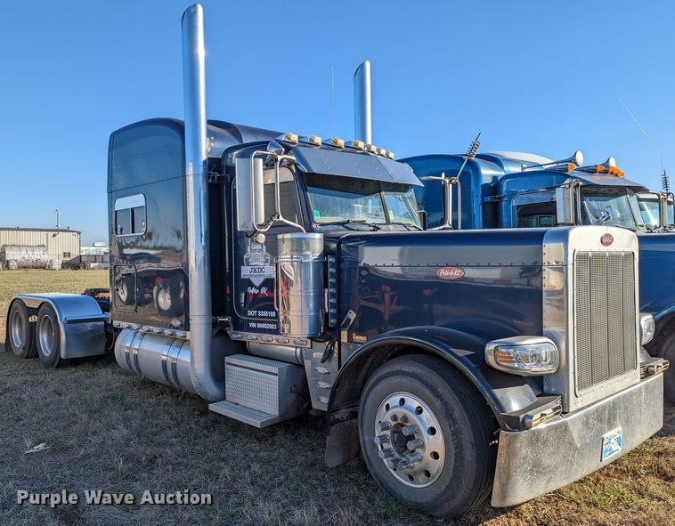 image for item LP9148 2006 Peterbilt 379  semi truck