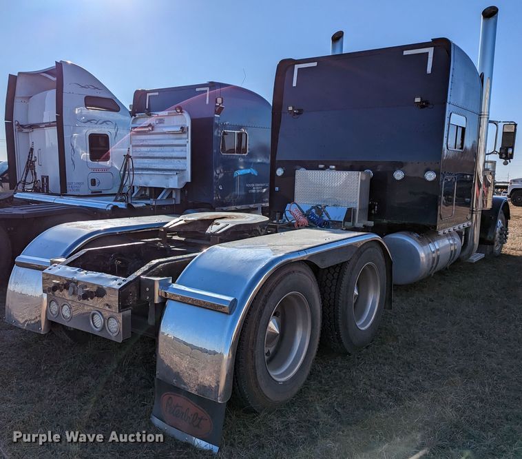 image for item LP9148 2006 Peterbilt 379  semi truck