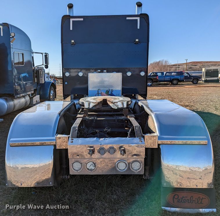 image for item LP9148 2006 Peterbilt 379  semi truck