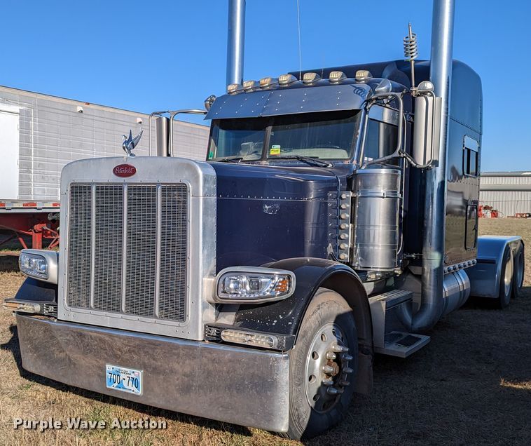 image for item LP9148 2006 Peterbilt 379  semi truck