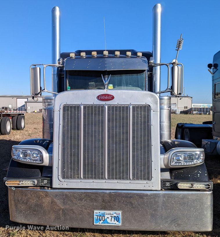 image for item LP9148 2006 Peterbilt 379  semi truck