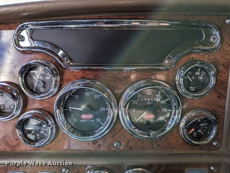 image for item LP9148 2006 Peterbilt 379  semi truck