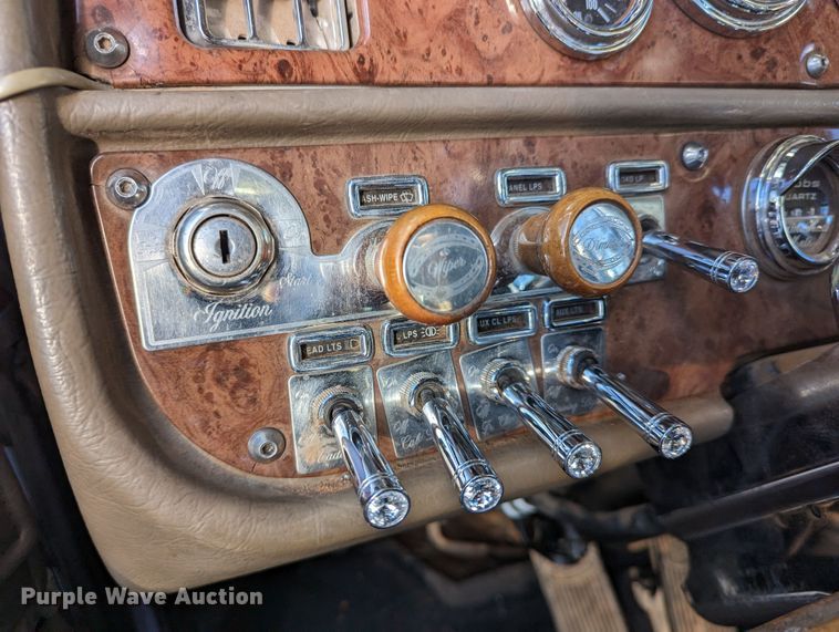 image for item LP9148 2006 Peterbilt 379  semi truck