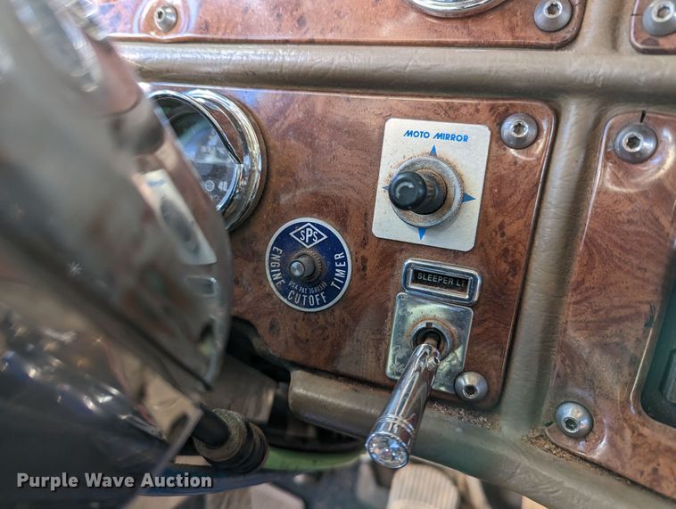 image for item LP9148 2006 Peterbilt 379  semi truck