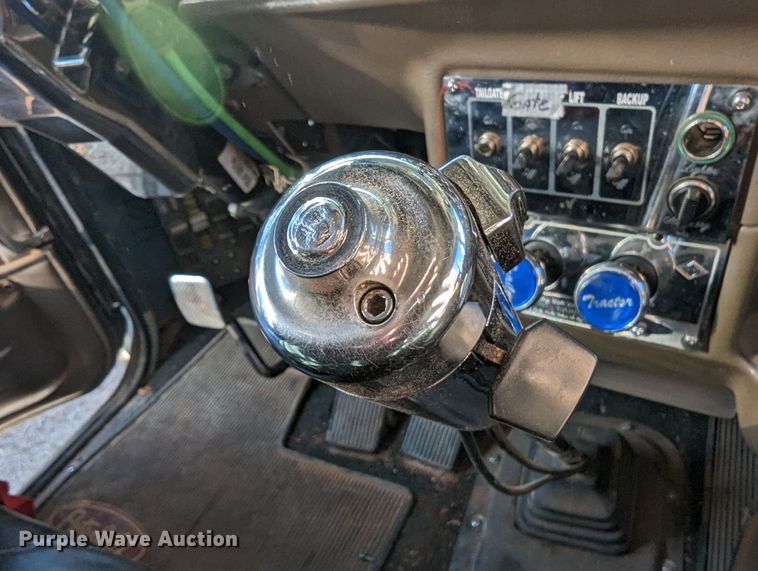 image for item LP9148 2006 Peterbilt 379  semi truck