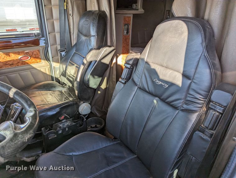 image for item LP9148 2006 Peterbilt 379  semi truck