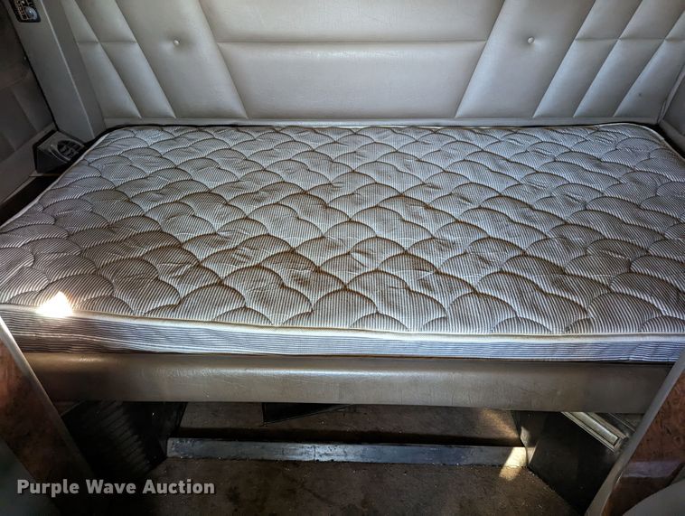 image for item LP9148 2006 Peterbilt 379  semi truck