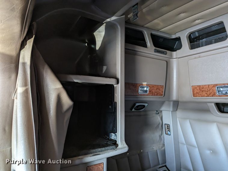 image for item LP9148 2006 Peterbilt 379  semi truck