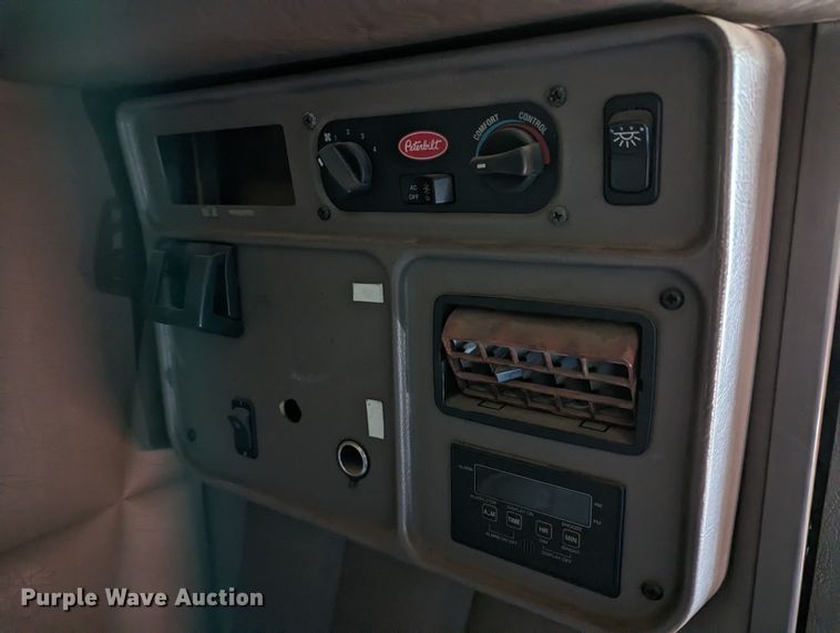 image for item LP9148 2006 Peterbilt 379  semi truck