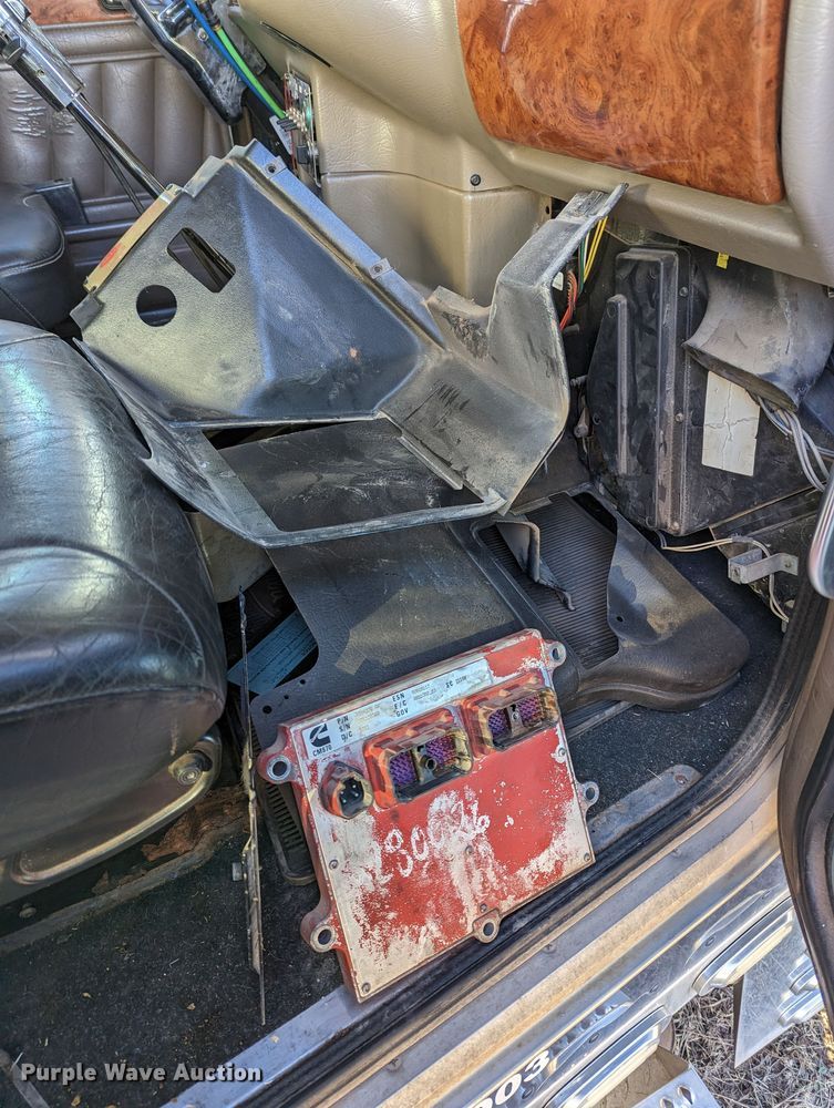 image for item LP9148 2006 Peterbilt 379  semi truck