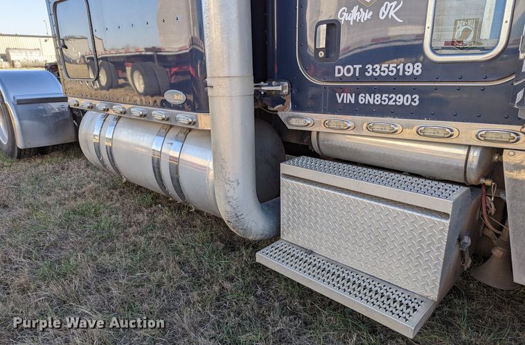 image for item LP9148 2006 Peterbilt 379  semi truck