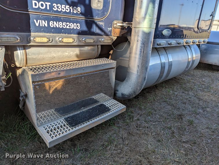 image for item LP9148 2006 Peterbilt 379  semi truck