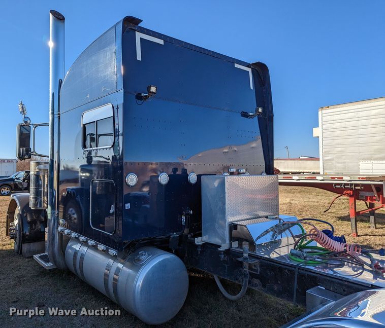 image for item LP9148 2006 Peterbilt 379  semi truck