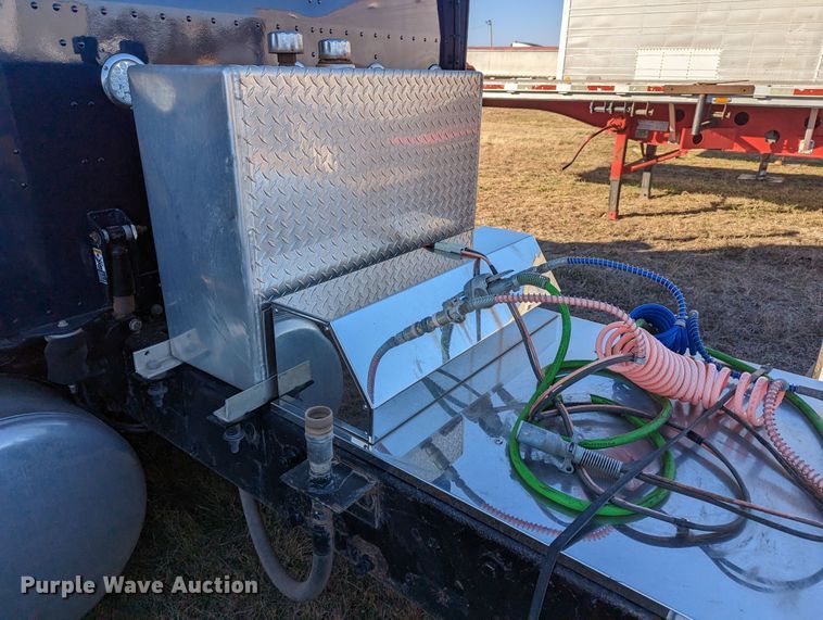 image for item LP9148 2006 Peterbilt 379  semi truck