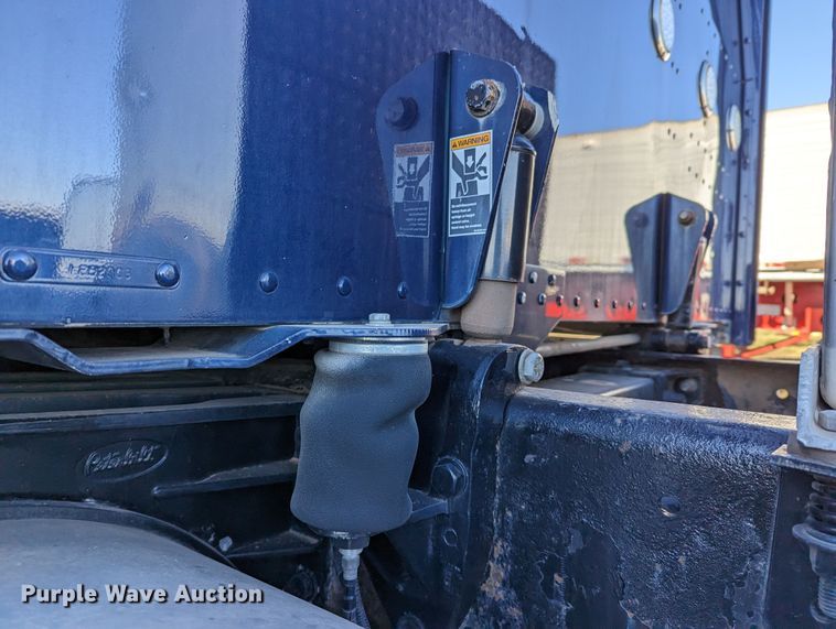 image for item LP9148 2006 Peterbilt 379  semi truck